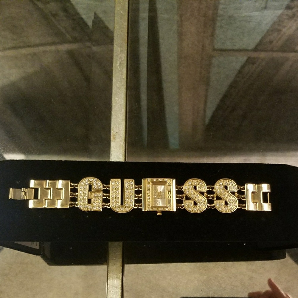 🎁🎁🎁💕💕NWOT Classic Guess🎁🎁🎁🎁💕💕